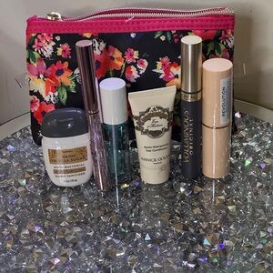 Jones New York Floral Makeup Bag Bundle. Retail $51.50